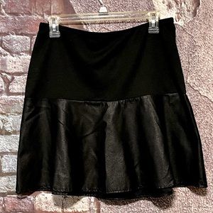 Xhileration black Zip Stretch Mini Skirt Size Large